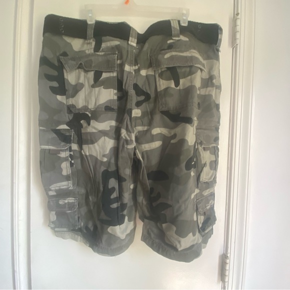 Route 66 Men's Camouflage Cargo Shorts 38 NWT - Picture 2 of 5